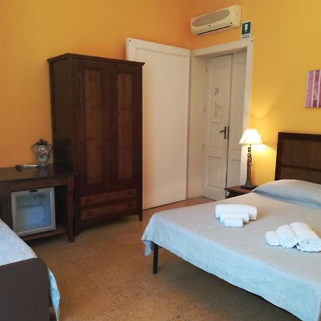 B&B A Due Passi Dal Mare Scilla Exterior photo